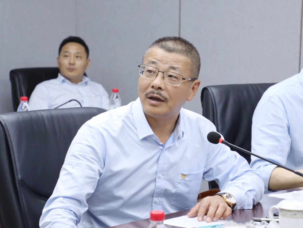 海豚体育·(中国)手机网页版学习贯彻海南省委八届四次全会精神 推动高质量发展2_副本_副本.jpg